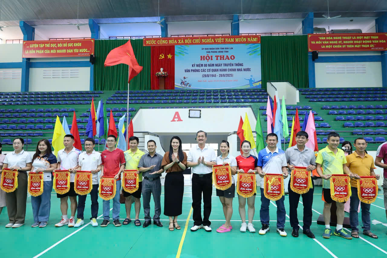 Khai mạc Hội thao chào mừng kỷ niệm 80 năm Ngày truyền thống Văn phòng các cơ quan hành chính Nhà nước